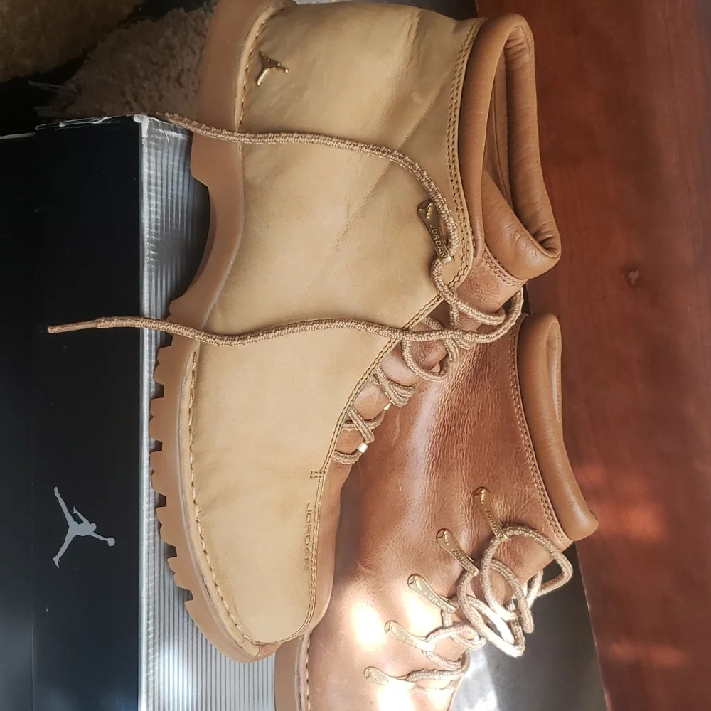 Men's Shoes - Picture 1 of 4